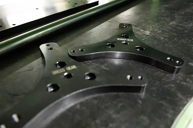 レーザー彫刻黒染め後の彫刻